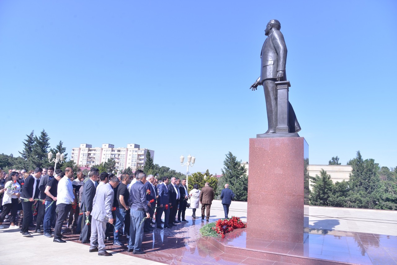 Qaradağda Heydər Əliyevin xatirəsi yad edilib - FOTOLAR
