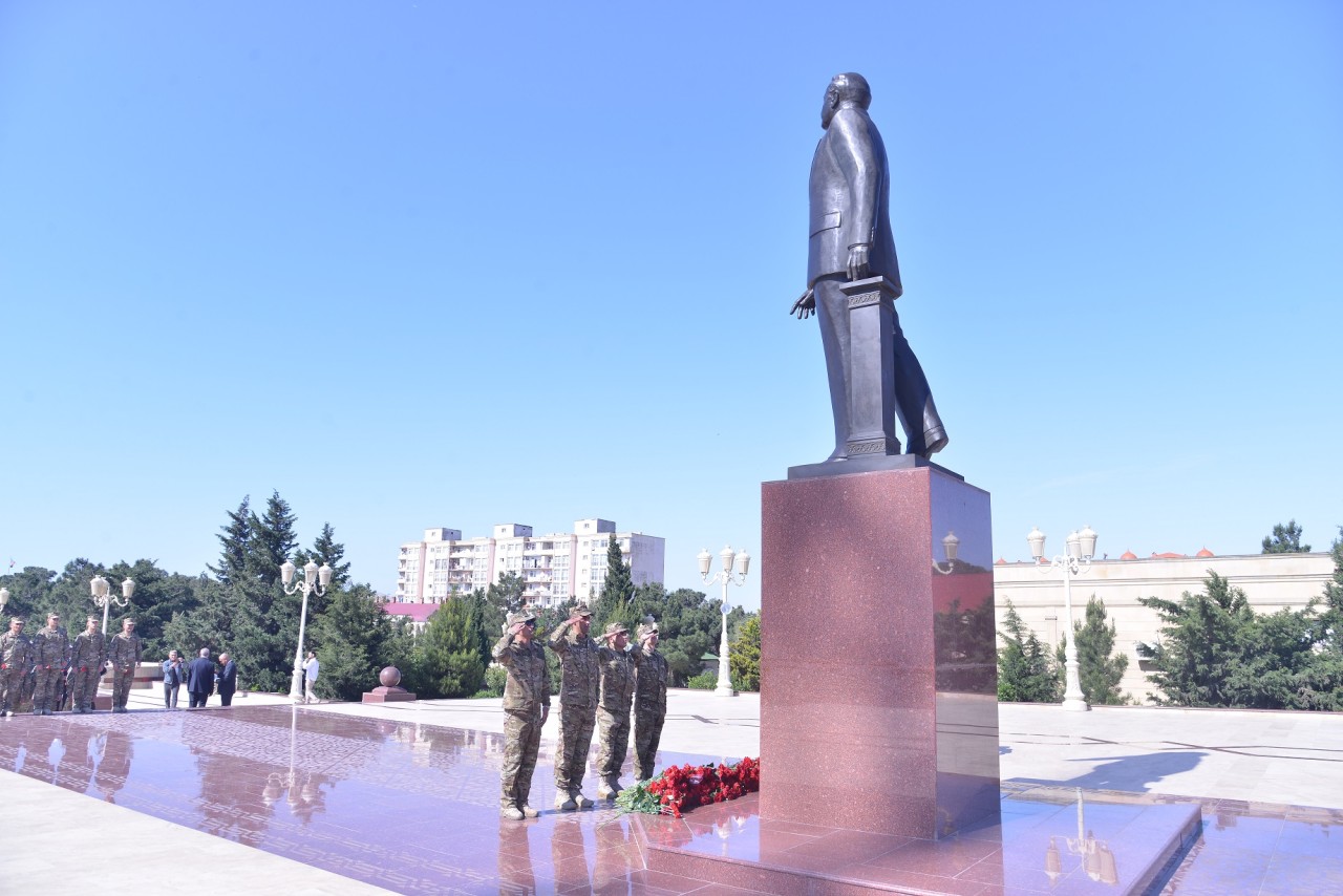 Qaradağda Heydər Əliyevin xatirəsi yad edilib - FOTOLAR