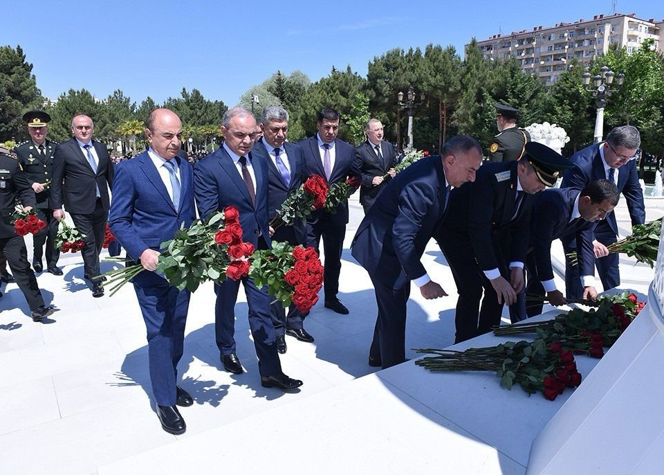 Sumqayıtda Heydər Əliyevin xatirəsi anılıb - FOTOLAR