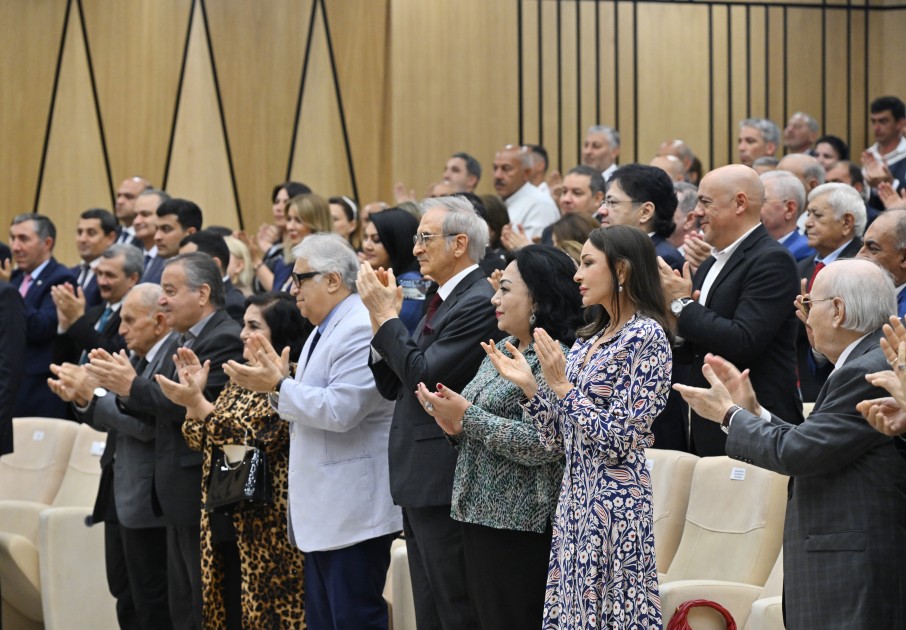 Prezident və xanımı Ağdam Muğam Mərkəzinin açılışını ediblər - FOTOLAR (YENİLƏNİB)