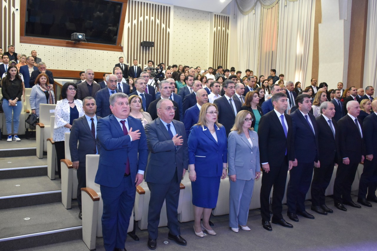 Yasamal rayon ictimaiyyəti Ulu Öndərin xatirəsini yad edib - FOTOLAR