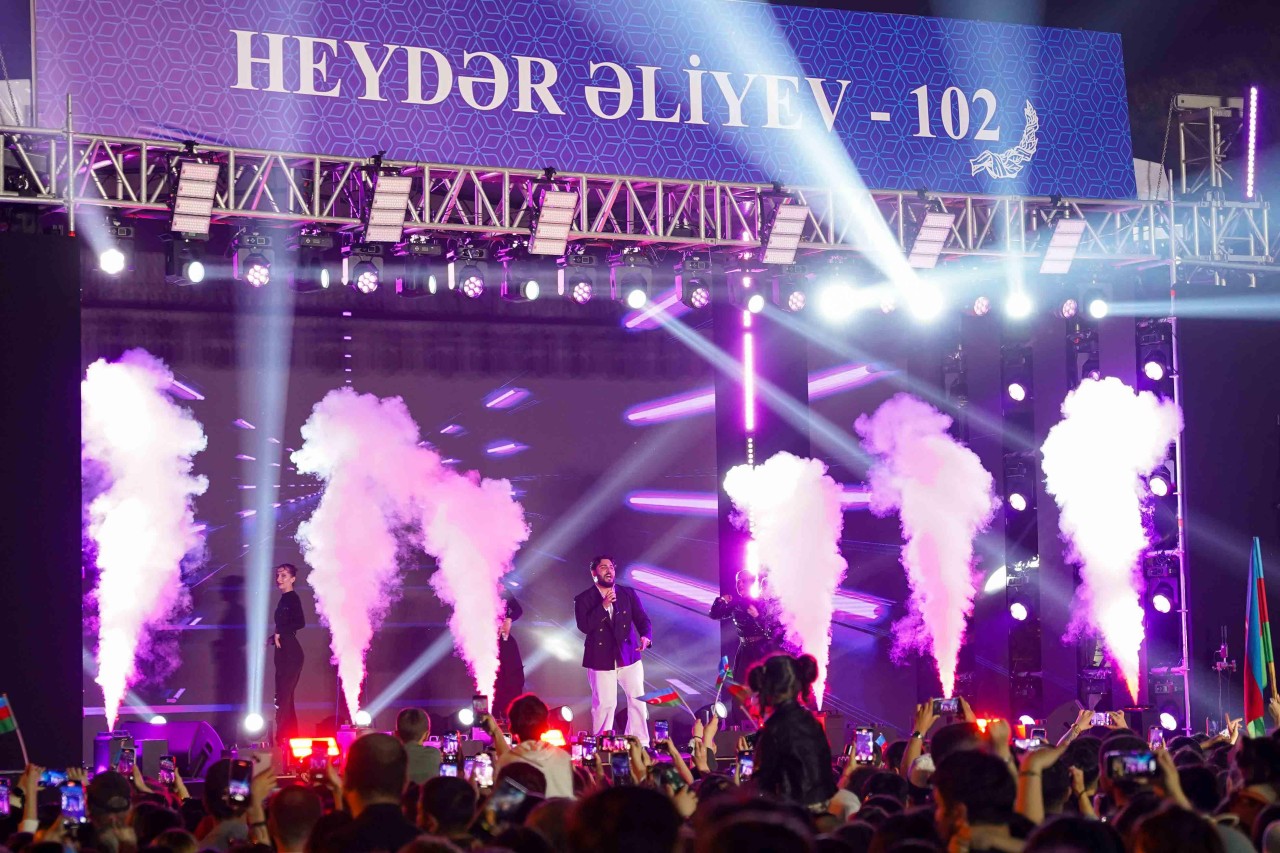 Abşeronda Heydər Əliyevin anadan olmasının 102-ci ildönümü münasibətilə konsert keçirilib - FOTOLAR