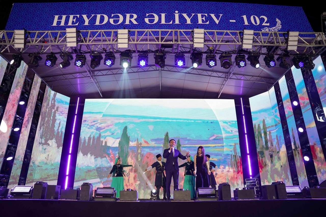 Abşeronda Heydər Əliyevin anadan olmasının 102-ci ildönümü münasibətilə konsert keçirilib - FOTOLAR