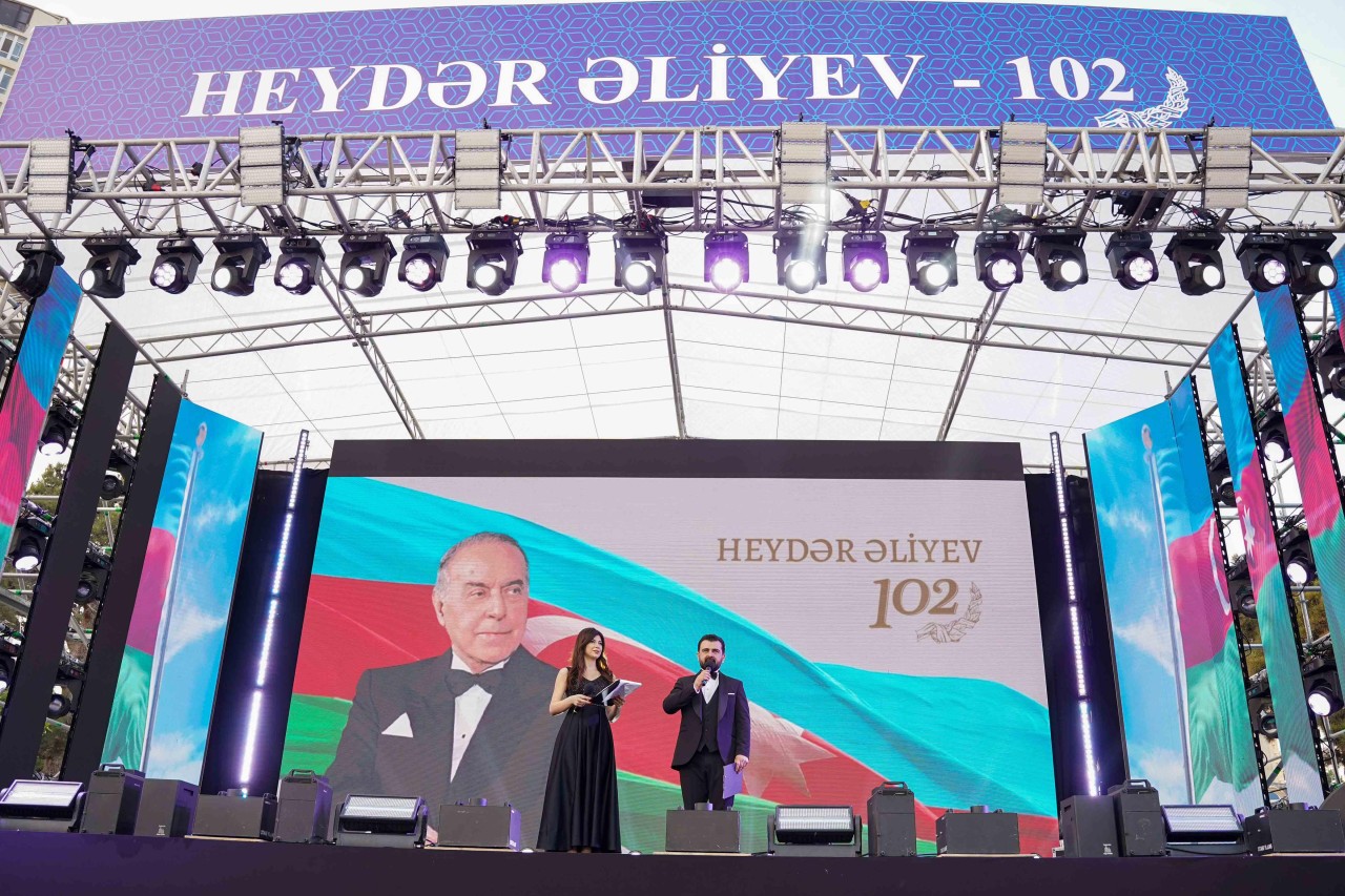 Abşeronda Heydər Əliyevin anadan olmasının 102-ci ildönümü münasibətilə konsert keçirilib - FOTOLAR
