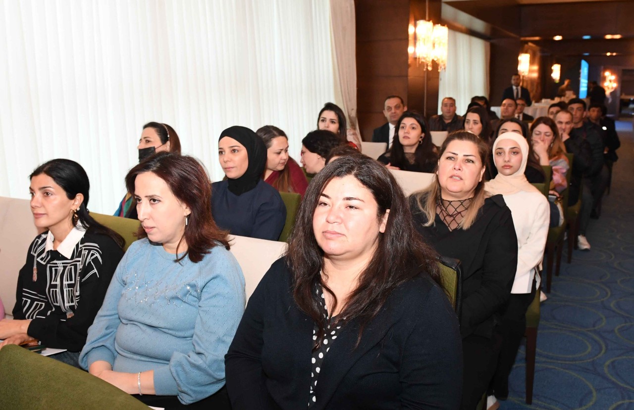 Məcburi köçkünlərin gəlirgətirən fəaliyyətlərə təşviqi diqqət mərkəzindədir