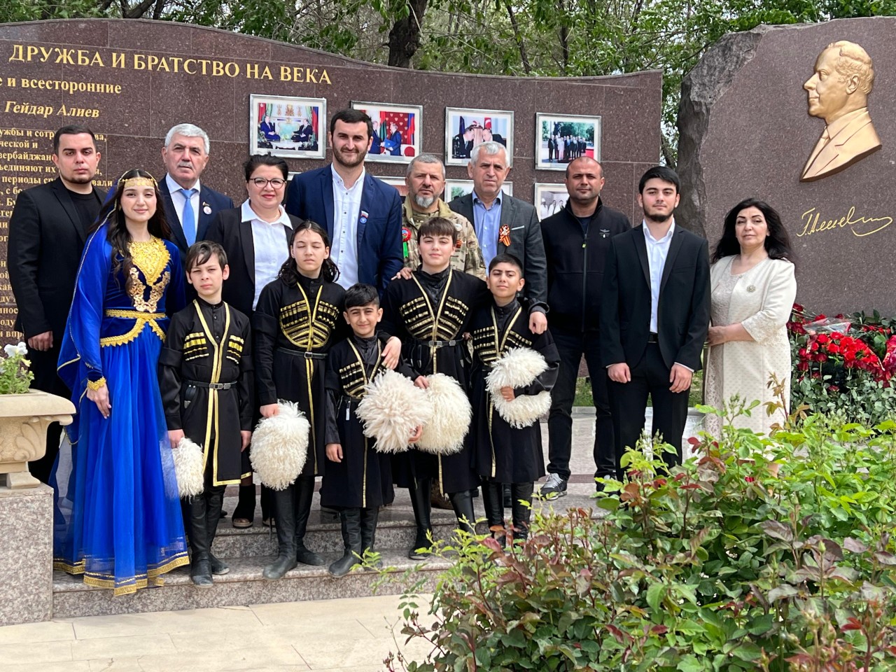 Volqoqradda Heydər Əliyevə həsr olunmuş silsilə tədbirlər keçirildi - FOTOLAR