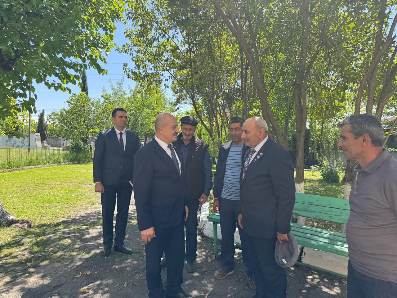 Deputat Asif Əsgərov Zaqatalada şəhid ailəsini ziyarət edib - FOTOLAR