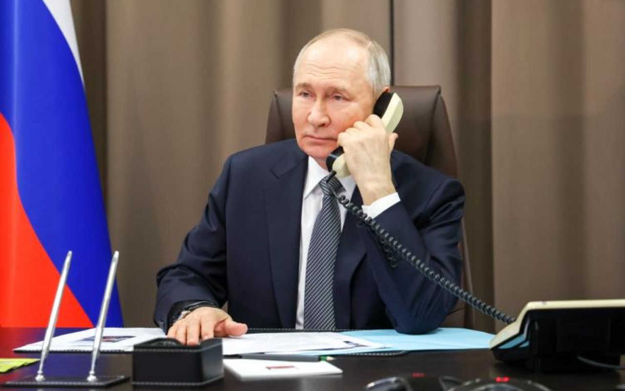 Putin naməlum səbəbdən Moskvaya enən Silva ilətelefon danışığı aparıb Putin naməlum səbəbdən Moskvaya enən Silva ilətelefon danışığı aparıb