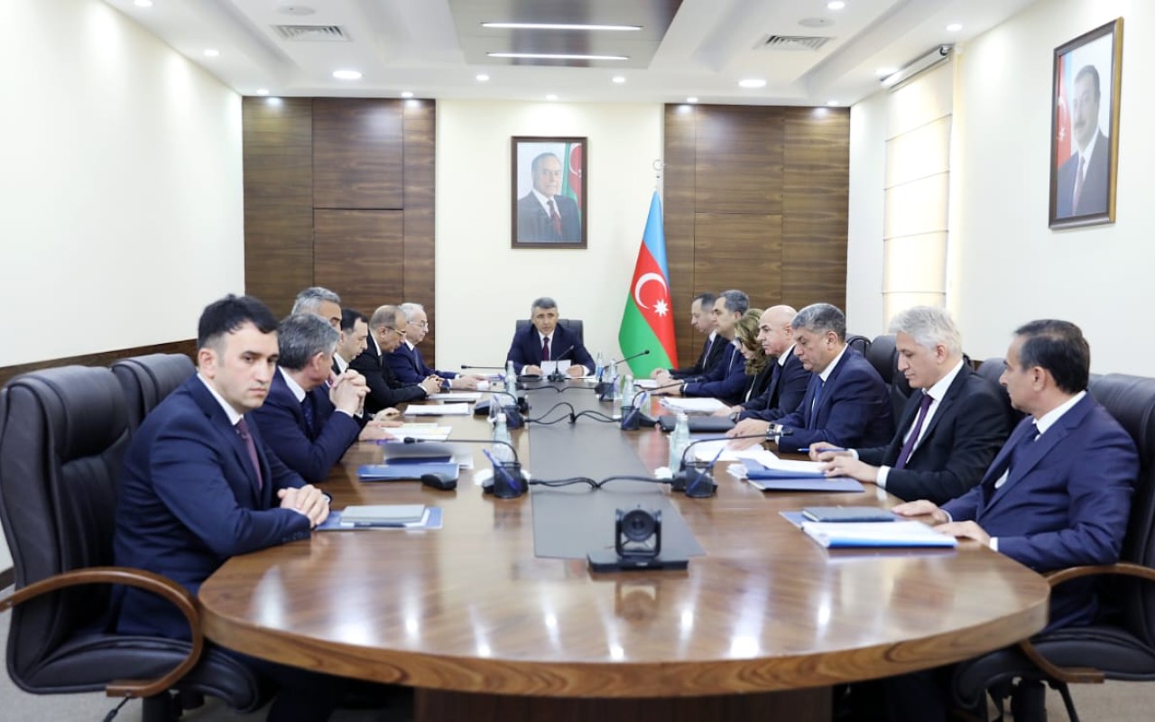 İnam Kərimov Məhkəmə-Hüquq Şurasının iclasını keçirdi İnam Kərimov Məhkəmə-Hüquq Şurasının iclasını keçirdi