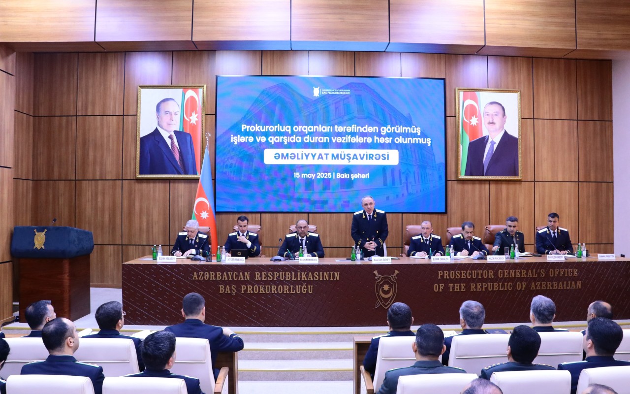 Kamran Əliyev müşavirə keçirdi- FOTOLAR Kamran Əliyev müşavirə keçirdi- FOTOLAR