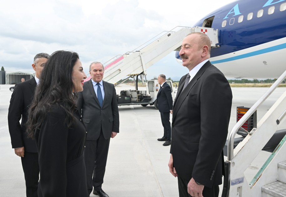 İlham Əliyev Albaniyaya getdi - FOTOLAR