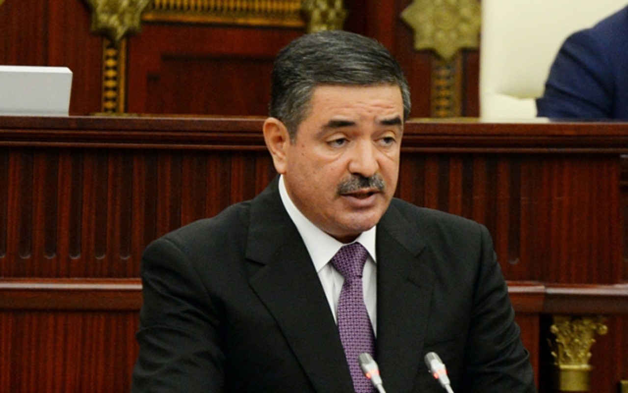 General Milli Məclisdəhesabat verir General Milli Məclisdəhesabat verir