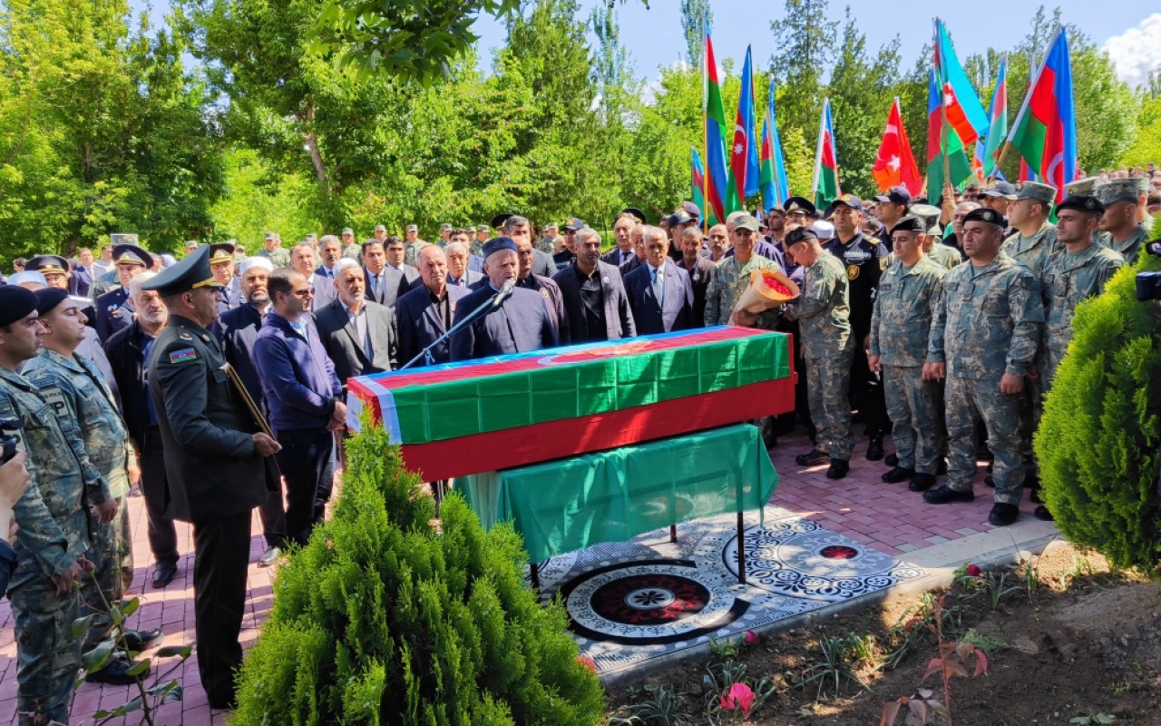 Şəhidimiz Naxçıvanda dəfn edildi- FOTO (YENİLƏNİB) Şəhidimiz Naxçıvanda dəfn edildi- FOTO (YENİLƏNİB)