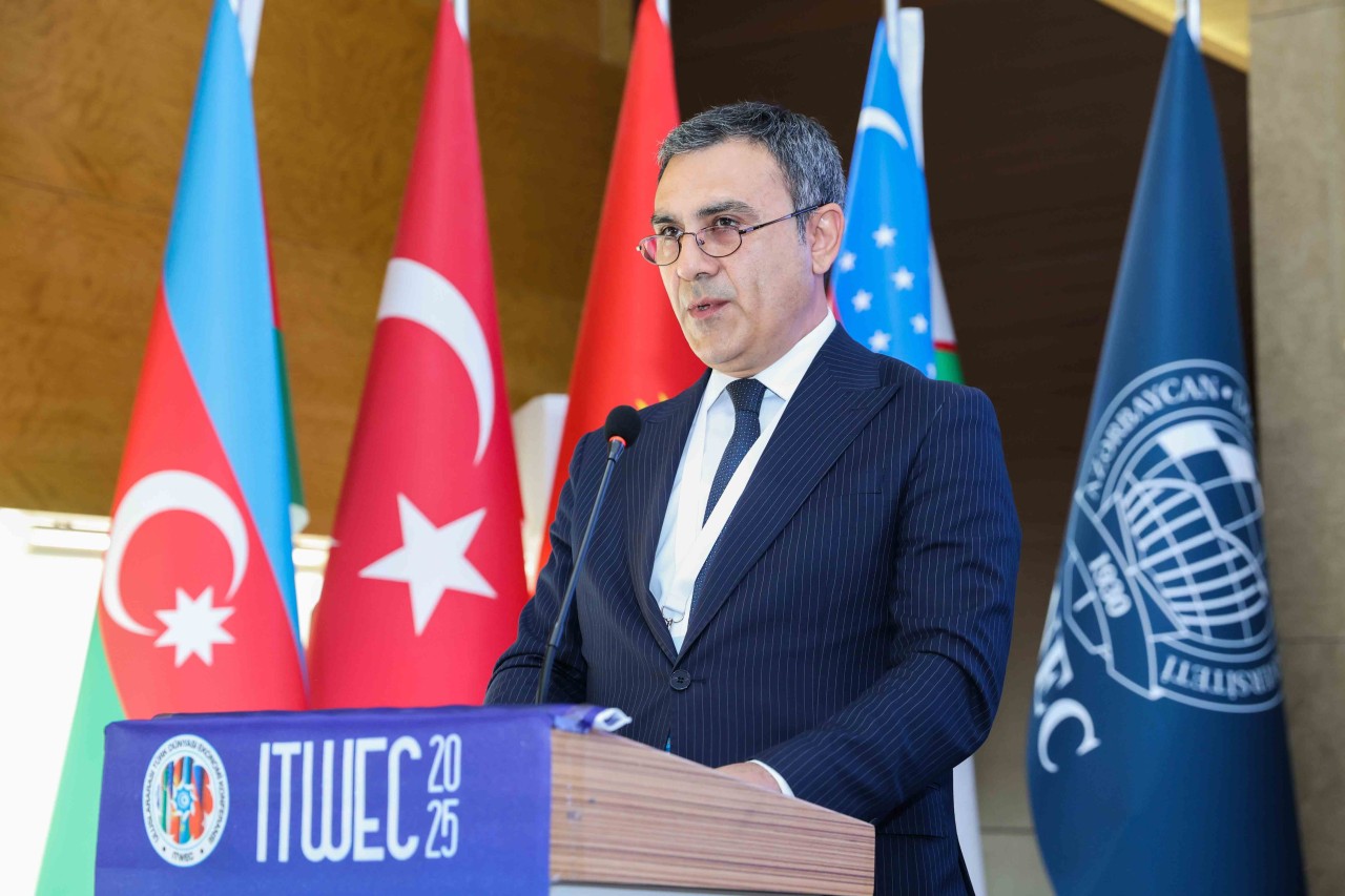 UNEC-də beynəlxalq konfrans keçirilir - FOTOLAR