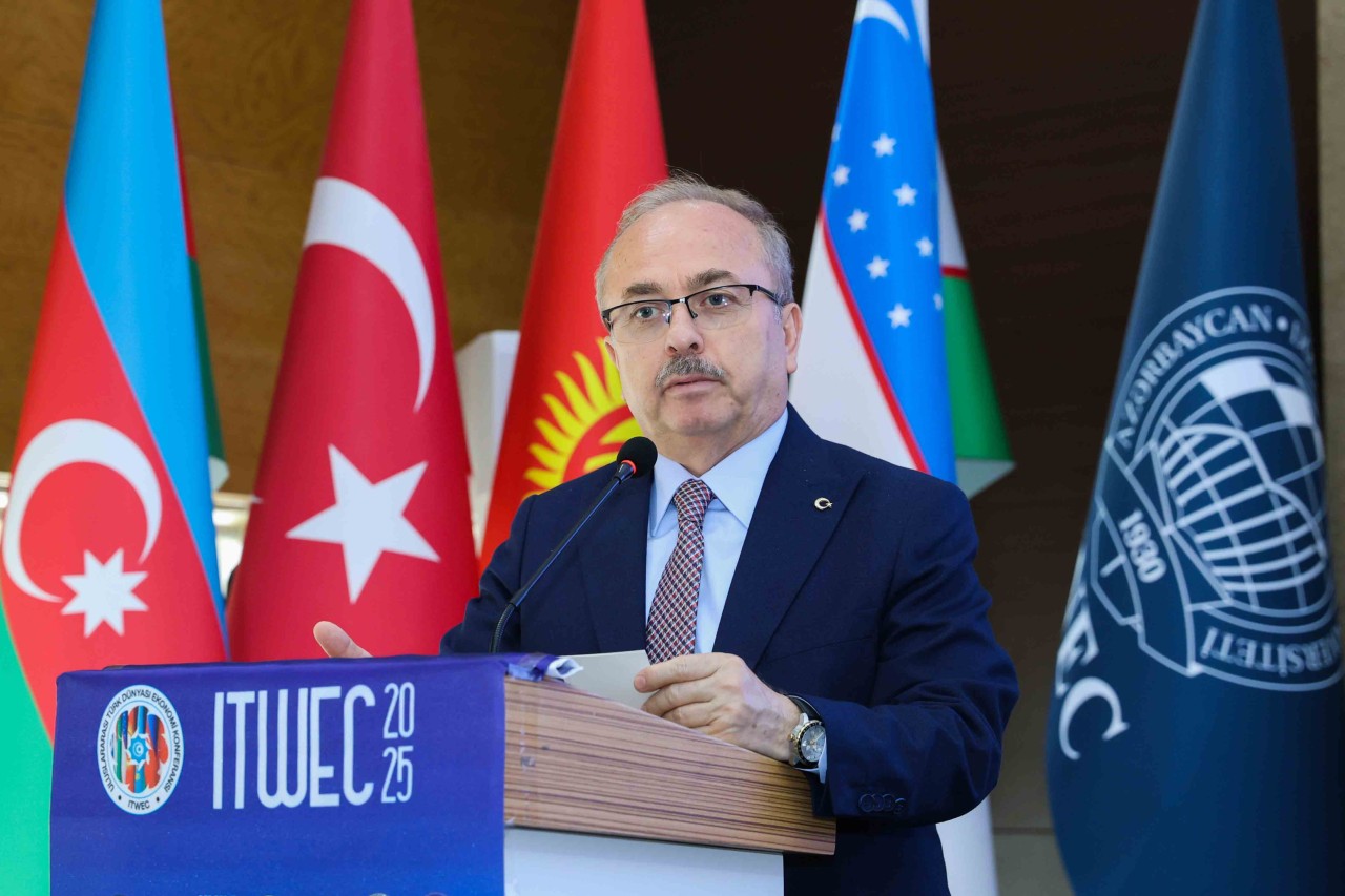 UNEC-də beynəlxalq konfrans keçirilir - FOTOLAR