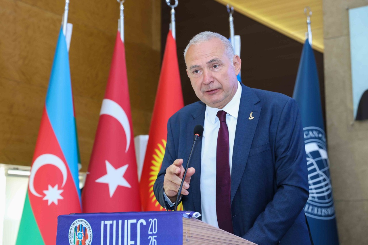 UNEC-də beynəlxalq konfrans keçirilir - FOTOLAR