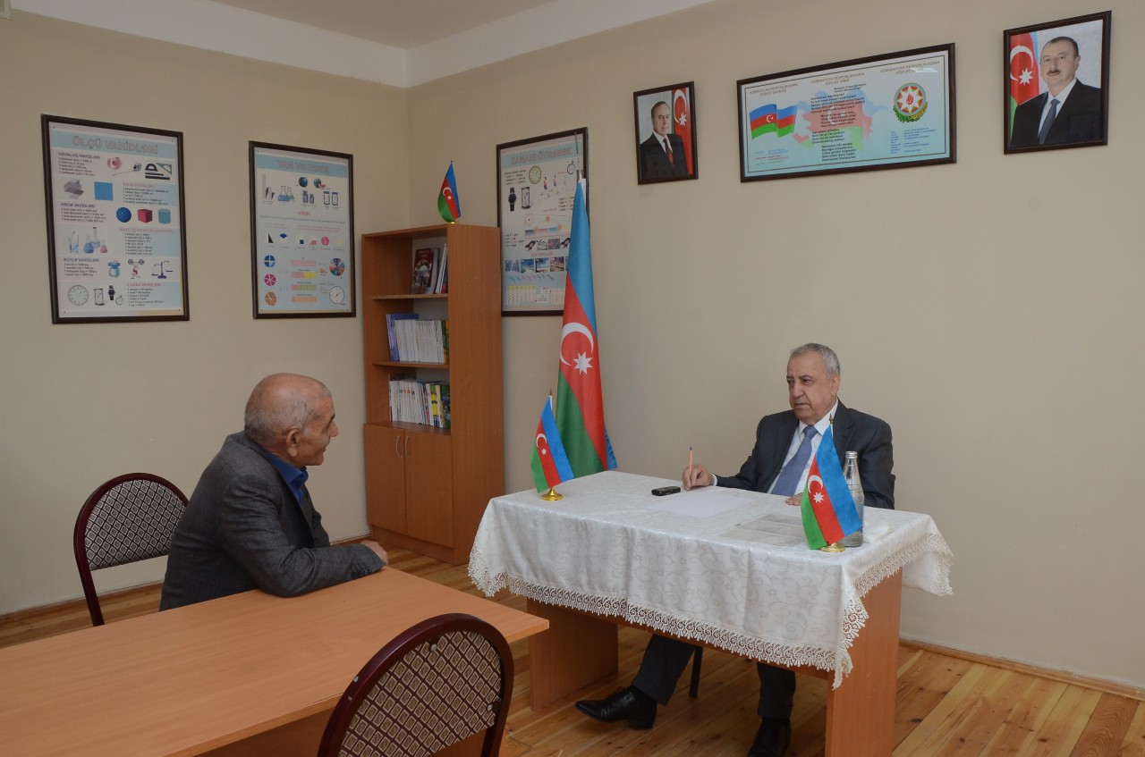 Malik İsaqov vətəndaşların müraciətlərini dinlədi - FOTOLAR