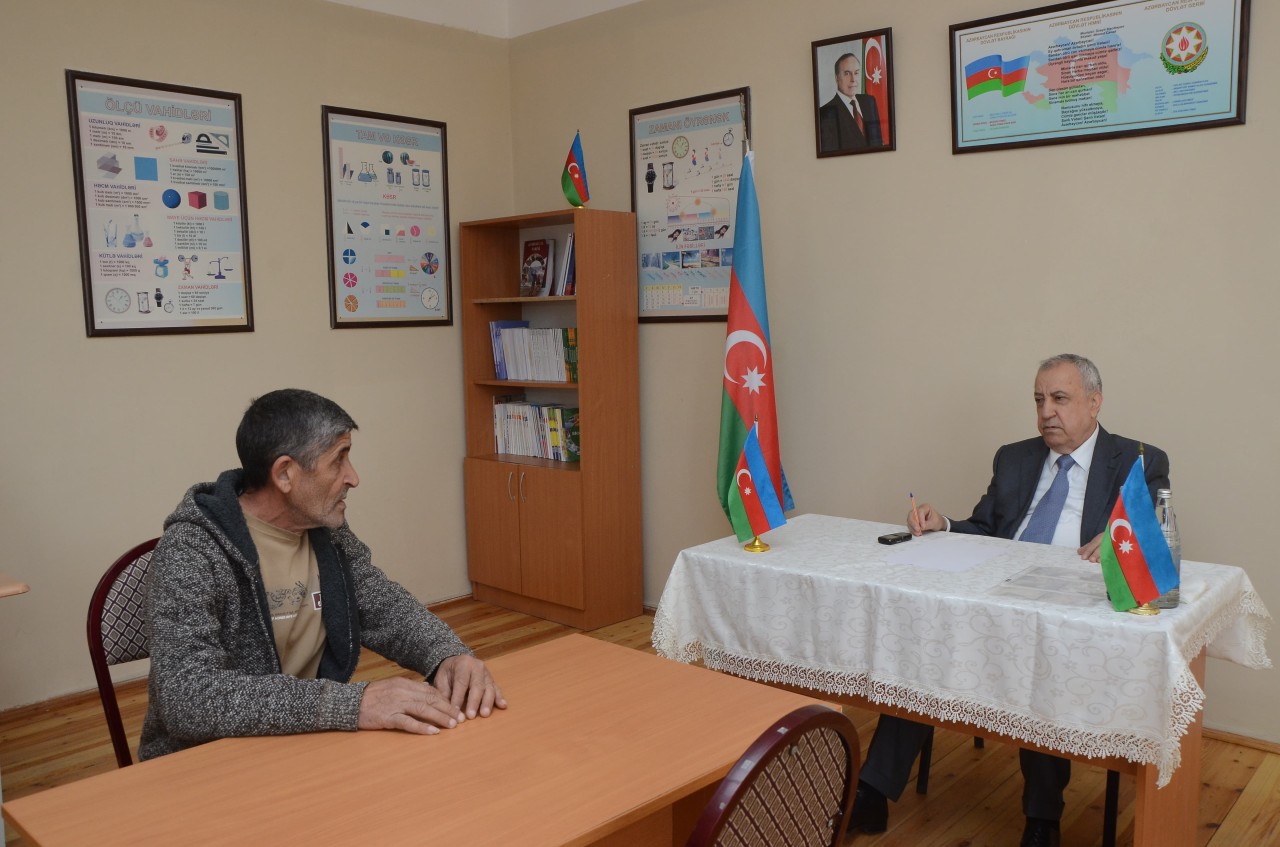 Malik İsaqov vətəndaşların müraciətlərini dinlədi - FOTOLAR