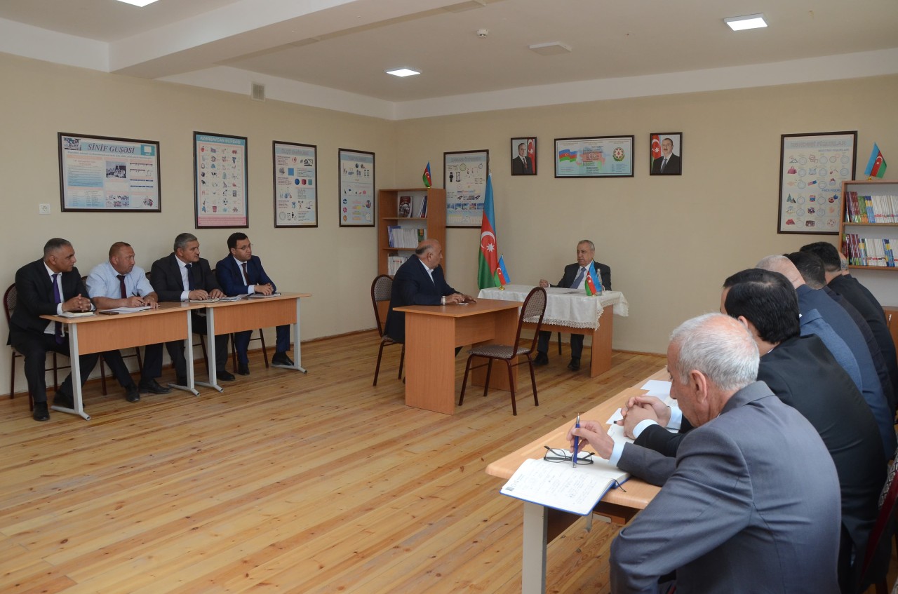 Malik İsaqov vətəndaşların müraciətlərini dinlədi - FOTOLAR