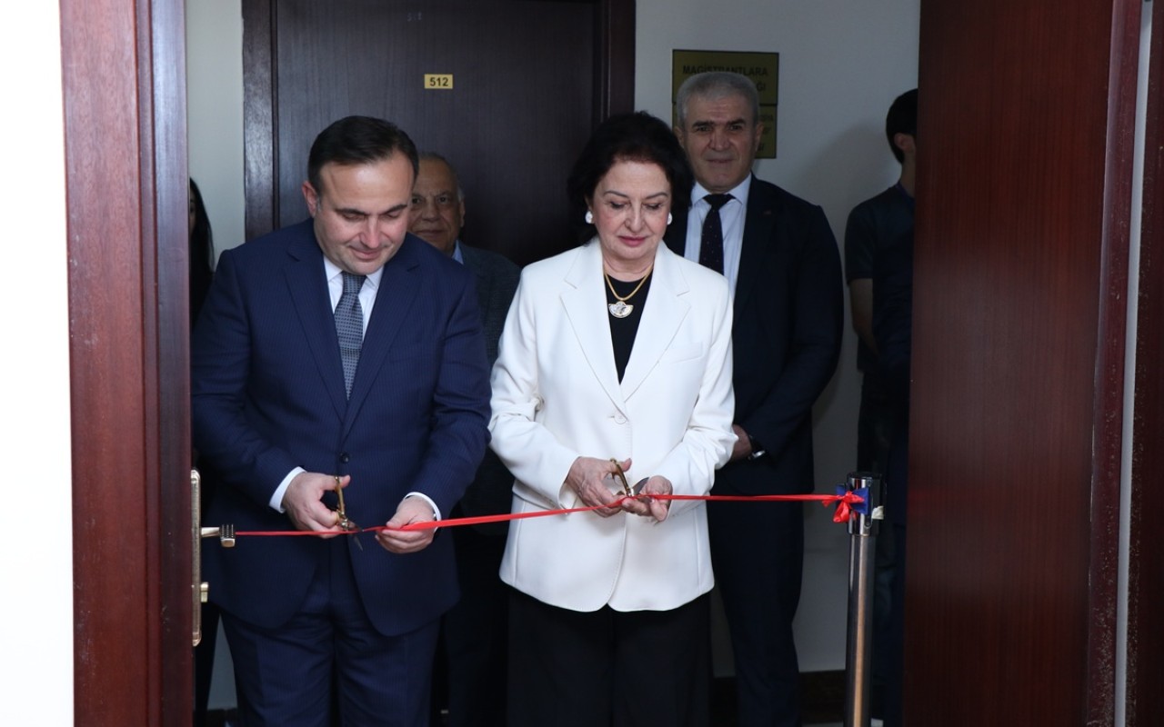 AzMİU-da üç yeni laboratoriya istifadəyə verilib -FOTOLAR AzMİU-da üç yeni laboratoriya istifadəyə verilib -FOTOLAR