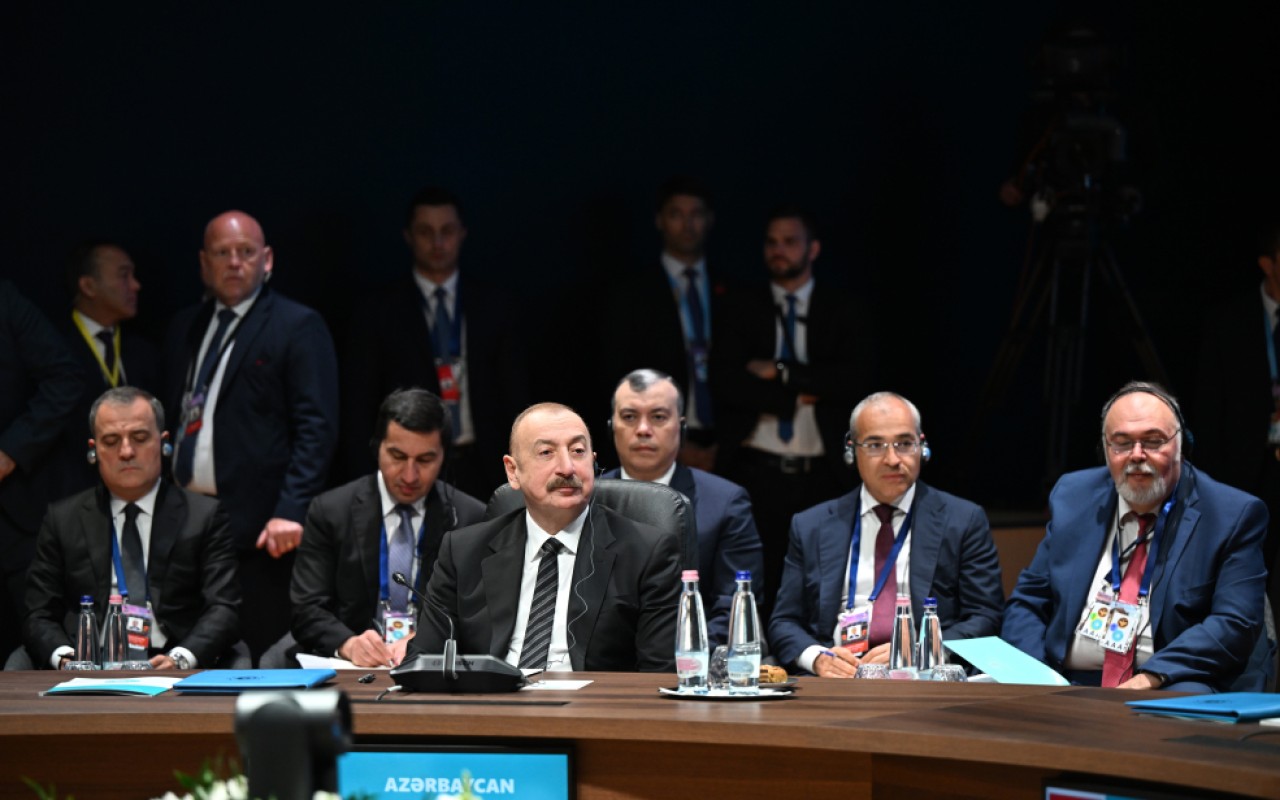 İlham Əliyev Budapeştdə TDT-nin qeyri-rəsmi iclasında- FOTOLAR (YENİLƏNİB) İlham Əliyev Budapeştdə TDT-nin qeyri-rəsmi iclasında- FOTOLAR (YENİLƏNİB)