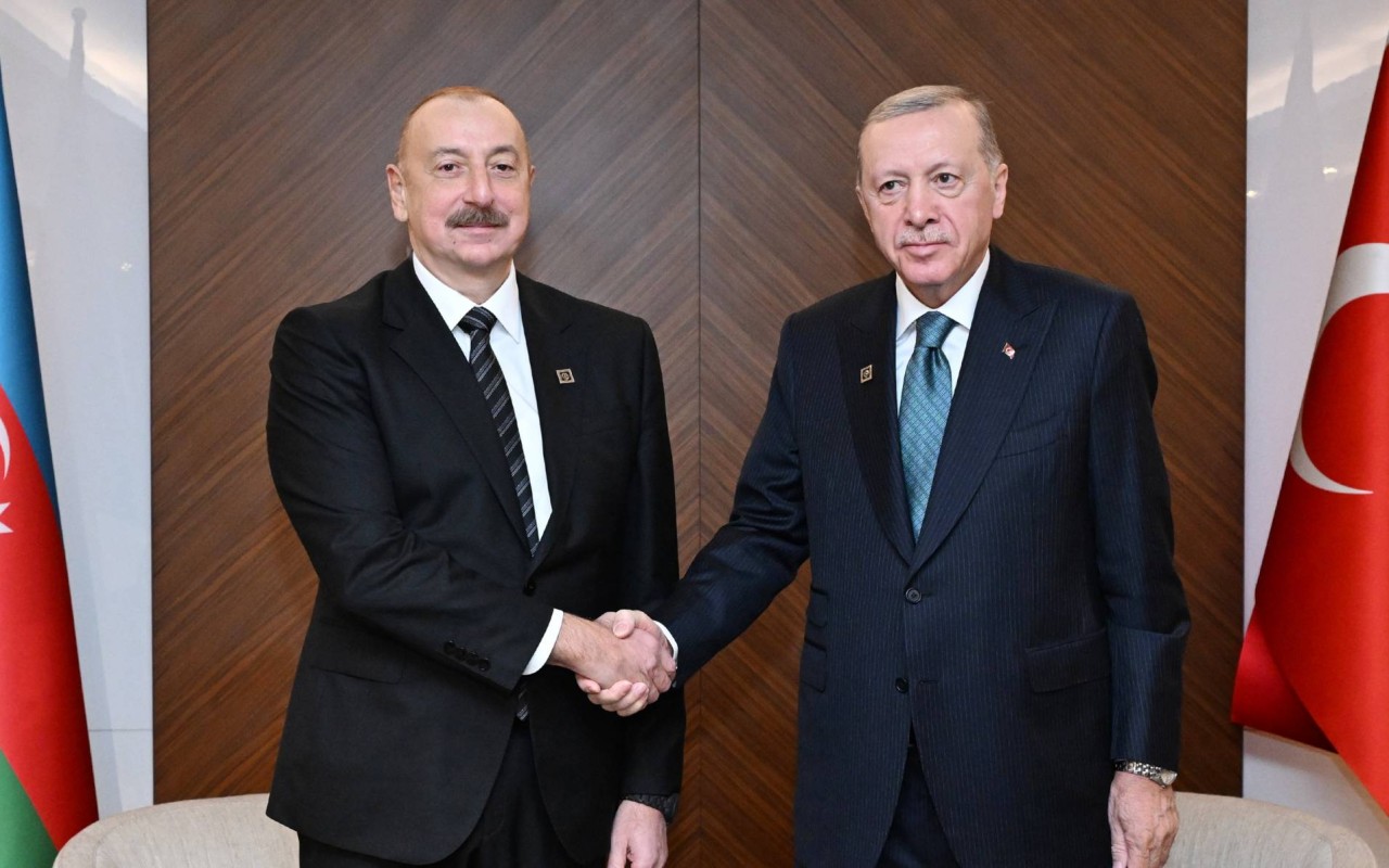 "İlham Əliyev regiona sülh gətirəcək lider kimi tarixə düşəcək"- Ərdoğan "İlham Əliyev regiona sülh gətirəcək lider kimi tarixə düşəcək"- Ərdoğan