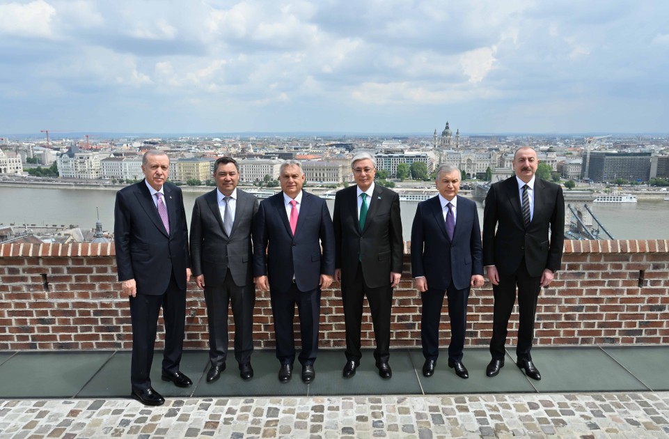 İlham Əliyev dövlət və hökumət başçıları üçün verilən rəsmi lançda - FOTOLAR