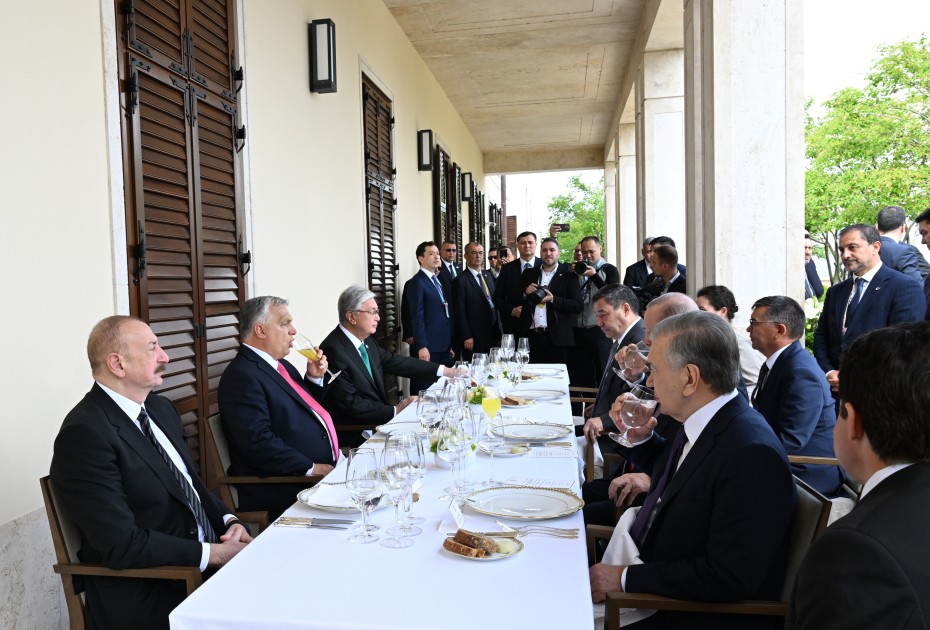 Macarıstanda prezidentlərə təqdim olunan yemək menyusu - FOTOLAR