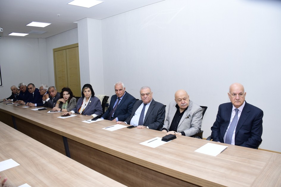 YAP Mərkəzi Aparatında görüş keçirildi - FOTOLAR