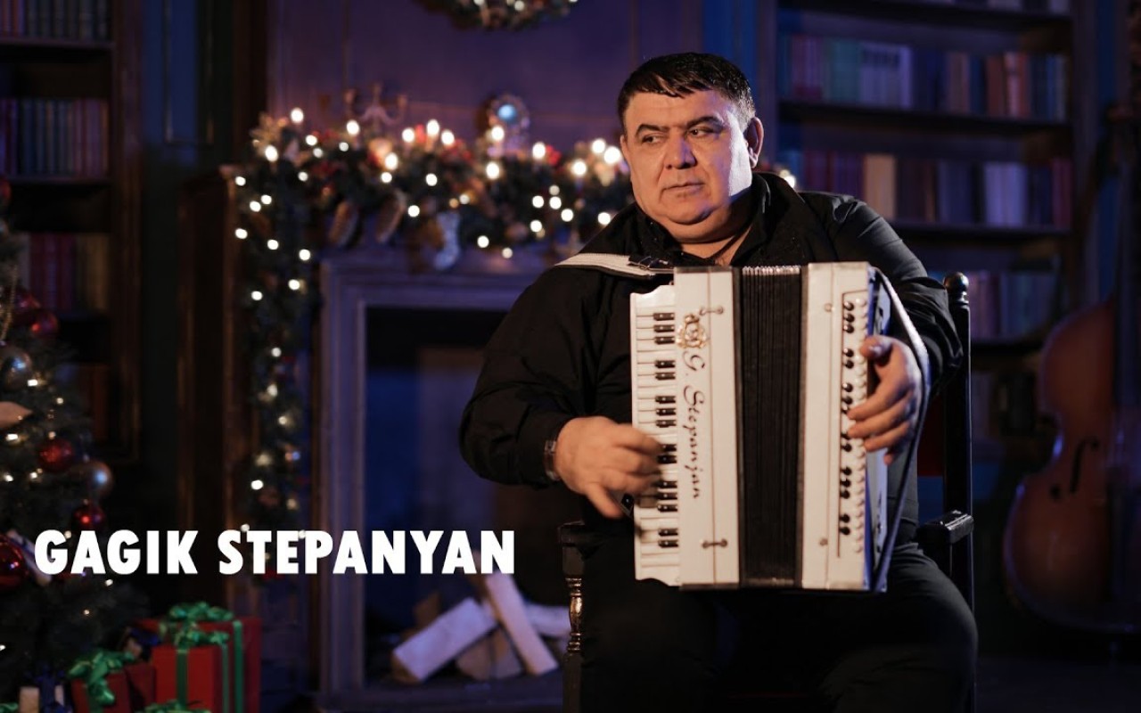 Azərbaycan musiqilərini oğurlayan erməni qarmonçunun ifalarısilindi