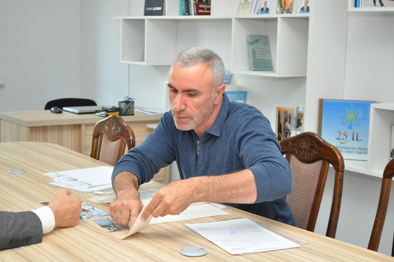 Deputat Samir Vəliyev vətəndaşların müraciətlərini dinlədi - FOTOLAR