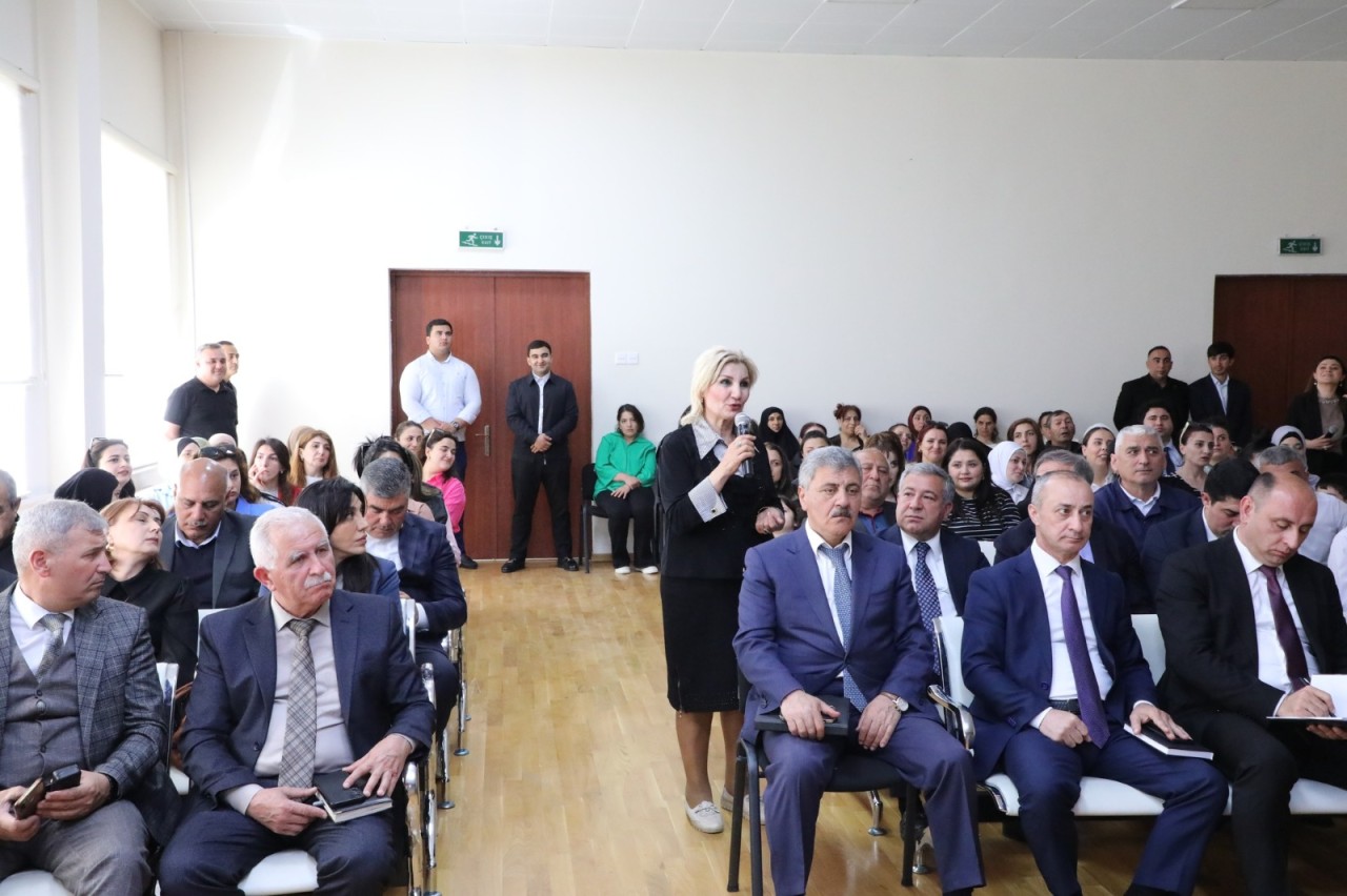 Adil Əliyev vətəndaşların problemlərini yerindəcə həll etdi - FOTOLAR