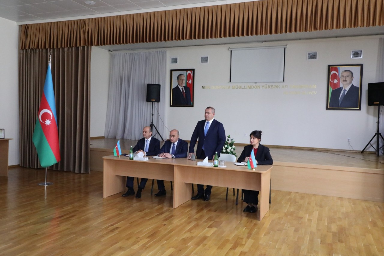 Adil Əliyev vətəndaşların problemlərini yerindəcə həll etdi - FOTOLAR