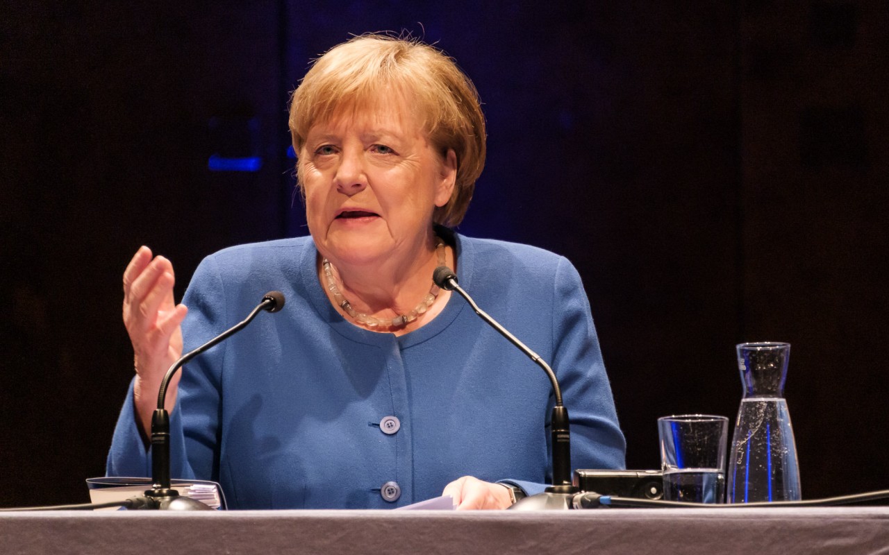 "Avropa məhv olur" -Merkel çağırış etdi "Avropa məhv olur" -Merkel çağırış etdi