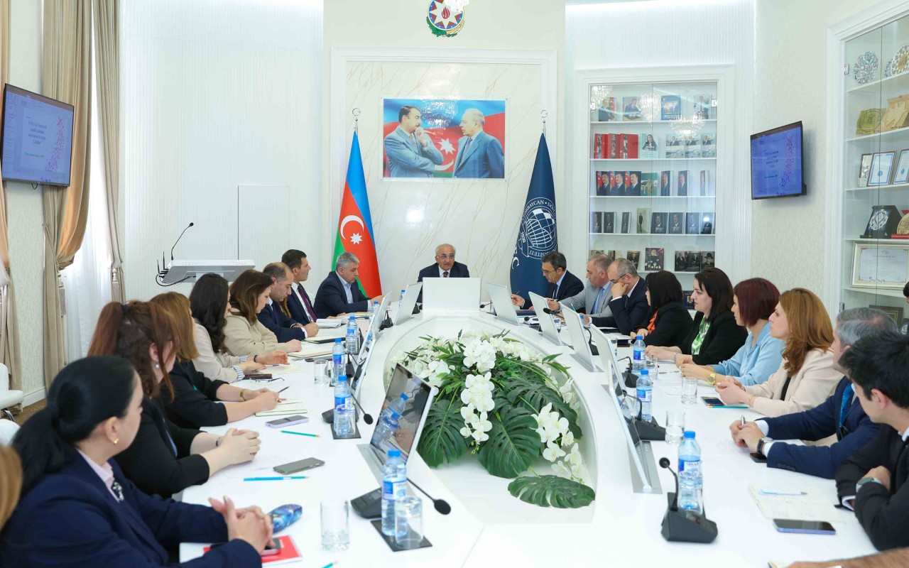 UNEC-də magistratura təhsili üzrə yeni hədəflərmüəyyən olunub - FOTO UNEC-də magistratura təhsili üzrə yeni hədəflərmüəyyən olunub - FOTO
