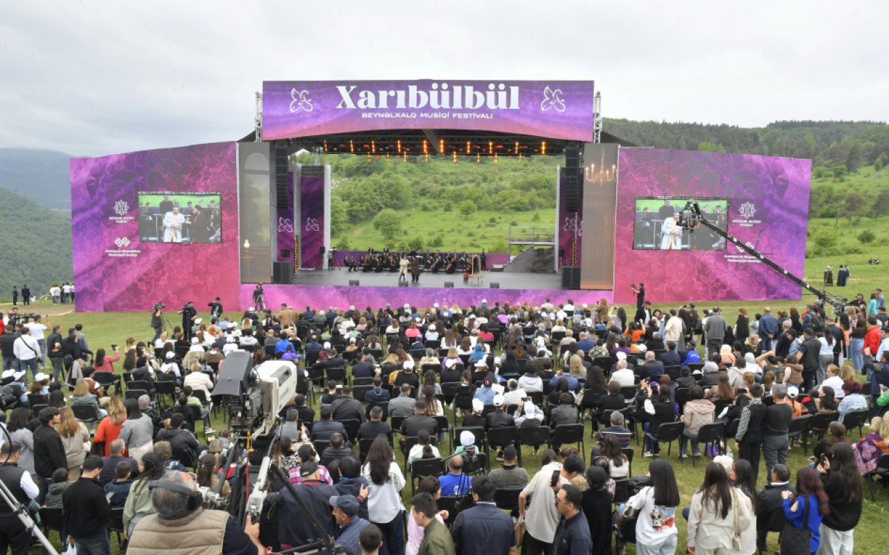 Şuşada "Xarıbülbül" Musiqi FestivalındanFOTOLAR Şuşada "Xarıbülbül" Musiqi FestivalındanFOTOLAR