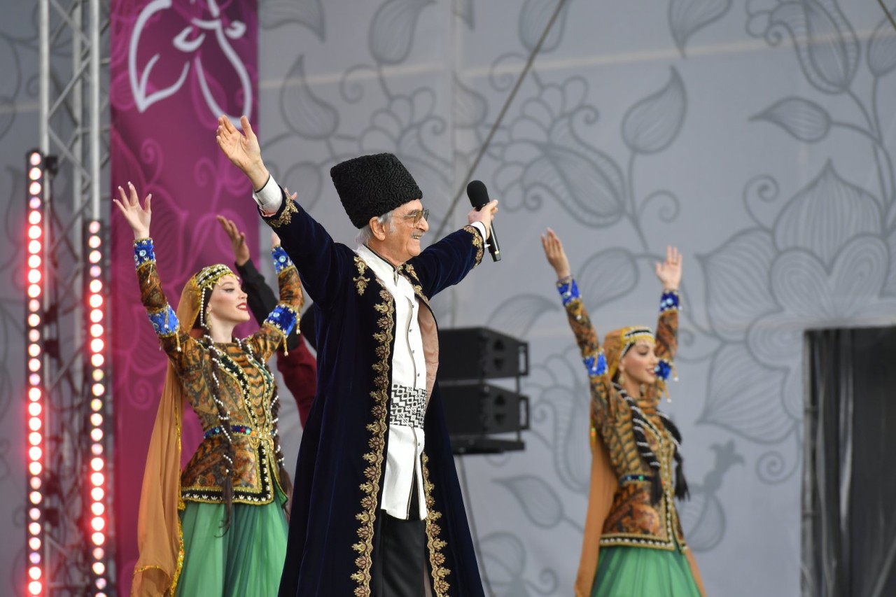 “Xarıbülbül” Beynəlxalq Musiqi Festivalında Polad Bülbüloğlunun konserti olub - FOTOLAR