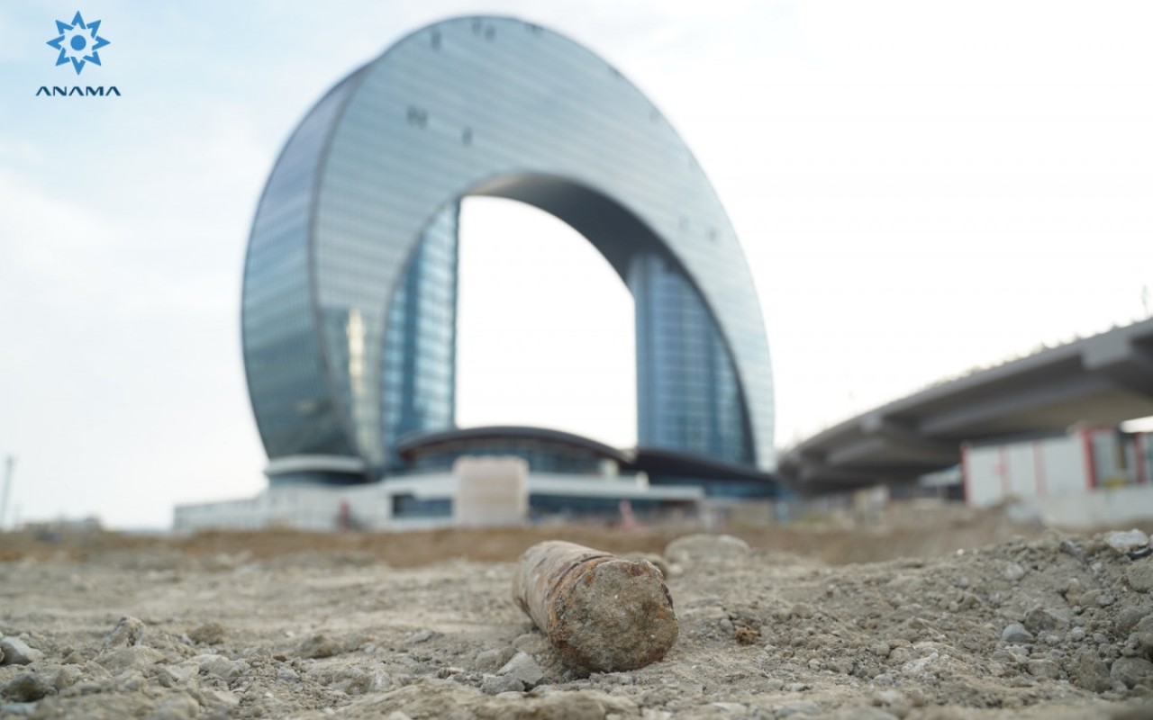 "Port Baku" ərazisində top mərmisi tapıldı- FOTO