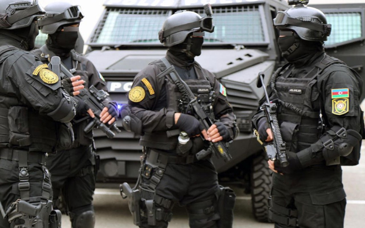 Polis Lənkəranda əməliyyat keçirdi- FOTO Polis Lənkəranda əməliyyat keçirdi- FOTO