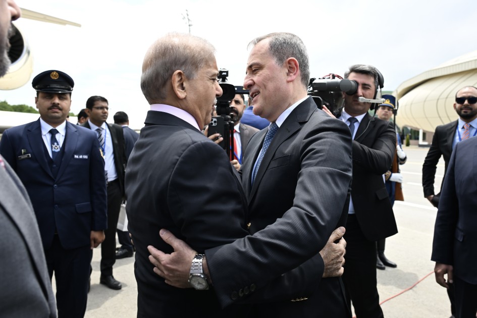 Şahbaz Şərifin təyyarəsi Laçın hava limanına endi - FOTOLAR+VİDEO