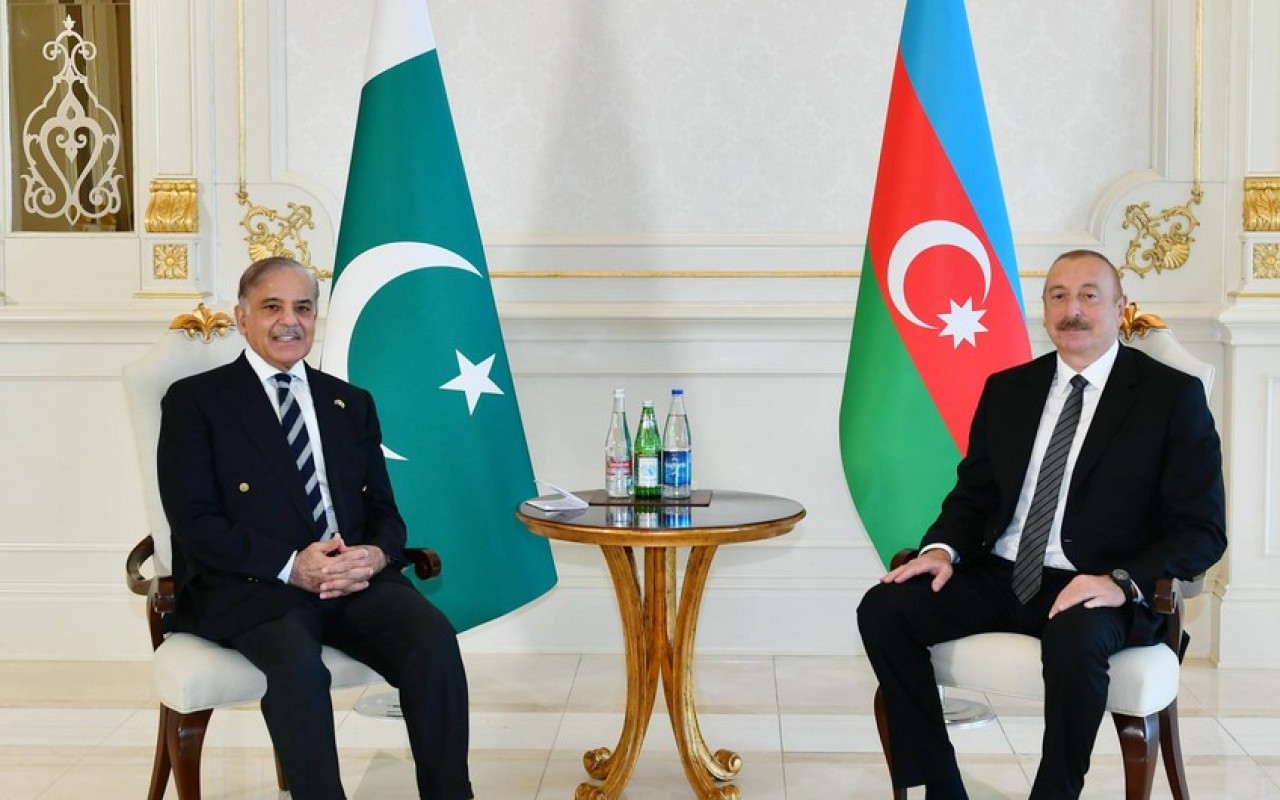 Prezidentin Şahbaz Şəriflə geniş tərkibdəgörüşü oldu