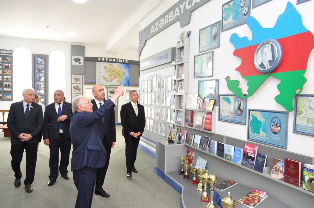 YAP Nərimanov rayon təşkilatı Müstəqillik Günü ilə bağlı tədbir keçirdi - FOTOLAR