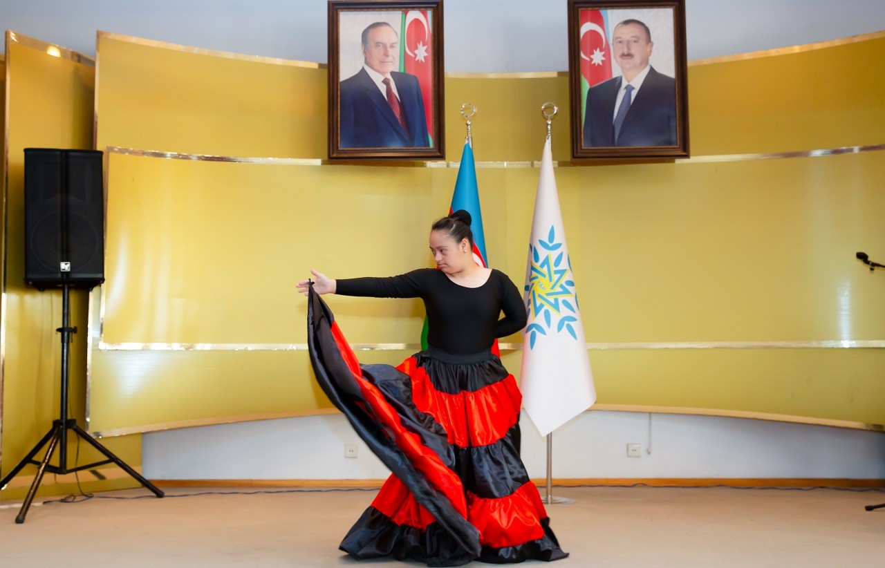 YAP Xətai rayon təşkilatı onları sevindirdi - FOTOLAR