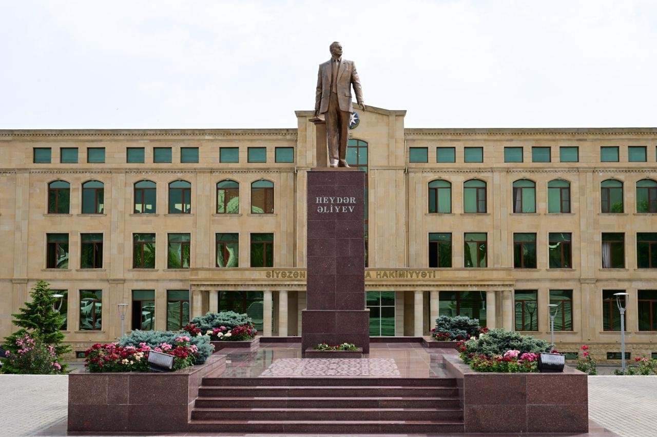 Nazir Adil Kərimli Siyəzəndə vətəndaşların müraciətlərini dinləyib - FOTOLAR