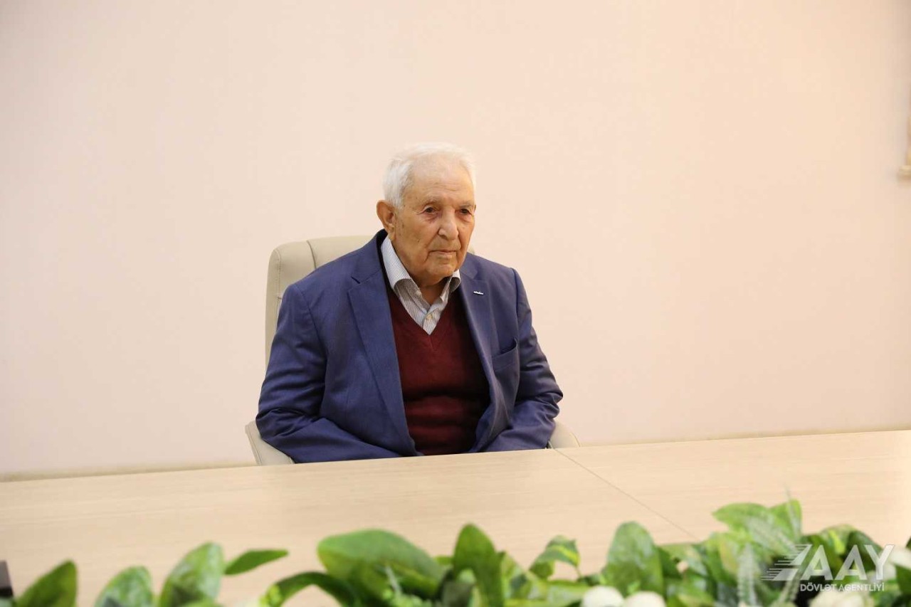AAYDA sədri vətəndaşların müraciətlərini dinlədi - FOTOLAR