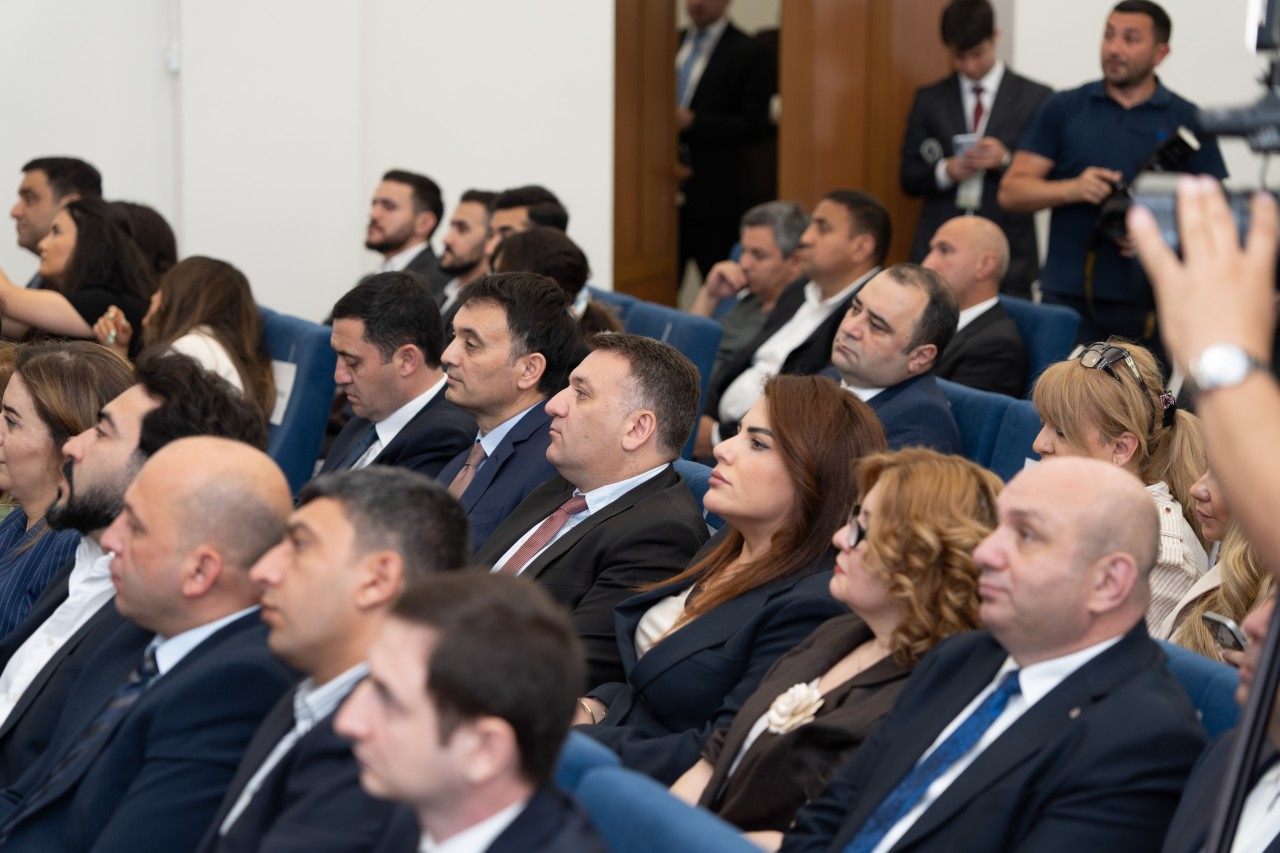 Veysəloğlu Şirkətlər Qrupu 50 tələbəyə təqaüd ayırdı - FOTOLAR