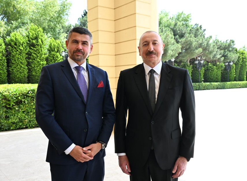 Prezident milli komandanın üzvlərini qəbul etdi - FOTOLAR (YENİLƏNİB)