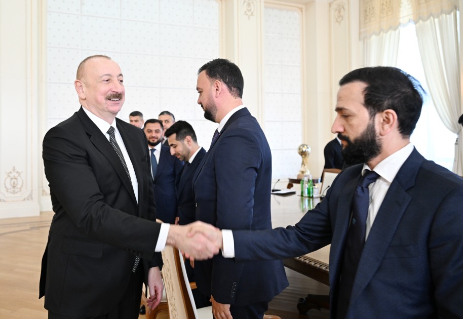 Prezident milli komandanın üzvlərini qəbul etdi - FOTOLAR (YENİLƏNİB)