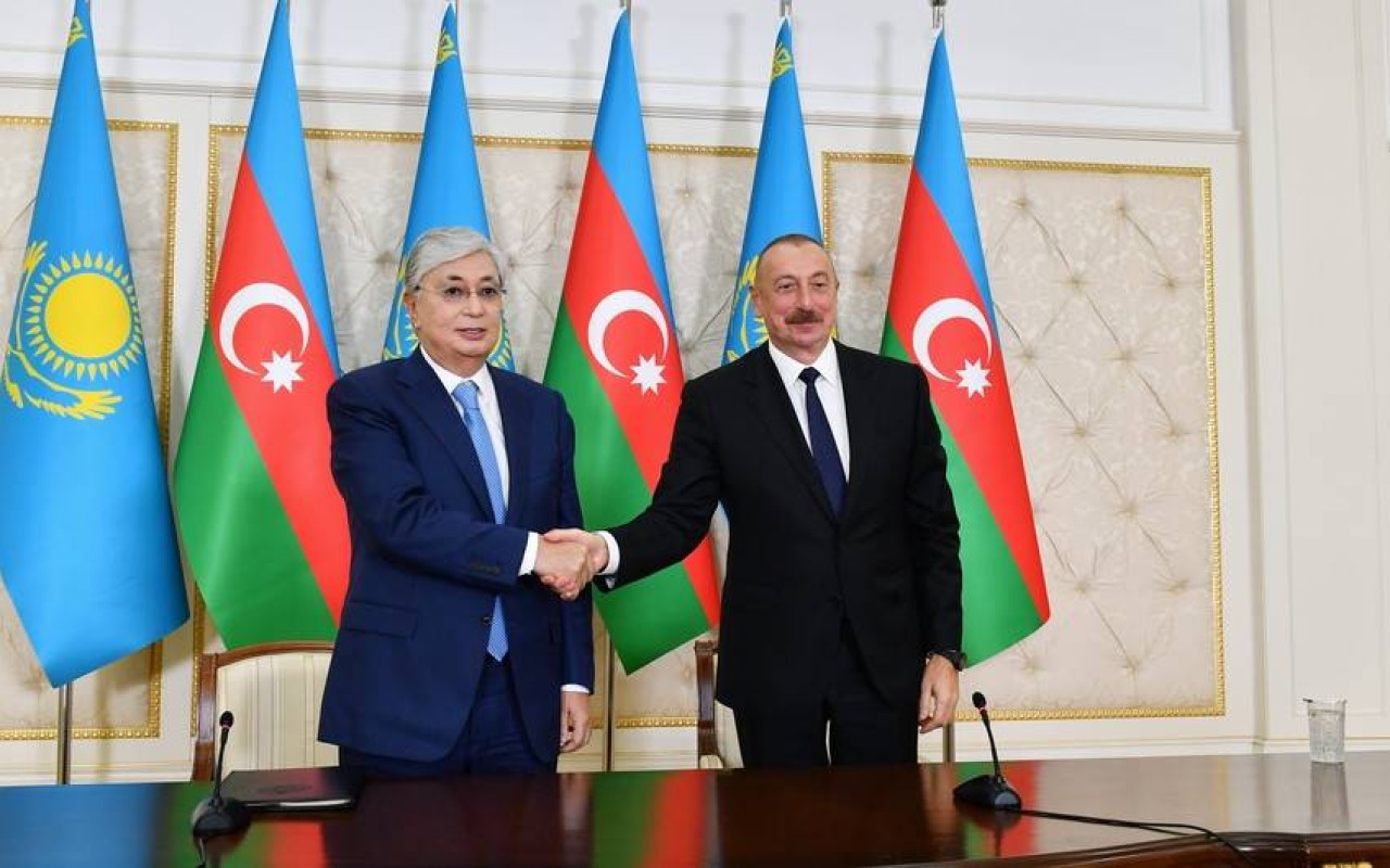 İlham Əliyev Tokayevi təbrik etdi İlham Əliyev Tokayevi təbrik etdi