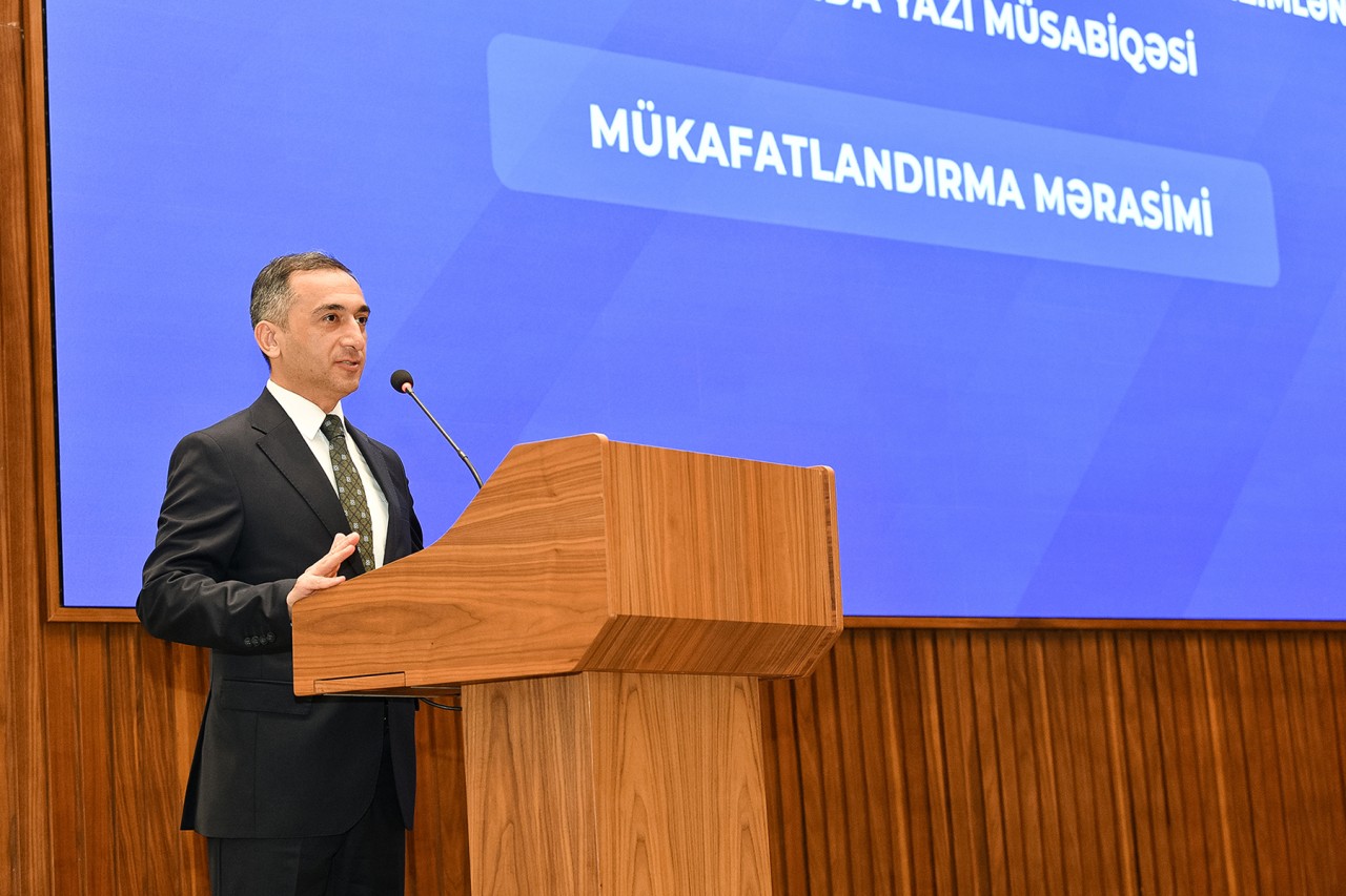 İKT Agentliyi yazı müsabiqəsinin qaliblərini mükafatlandırdı - FOTOLAR